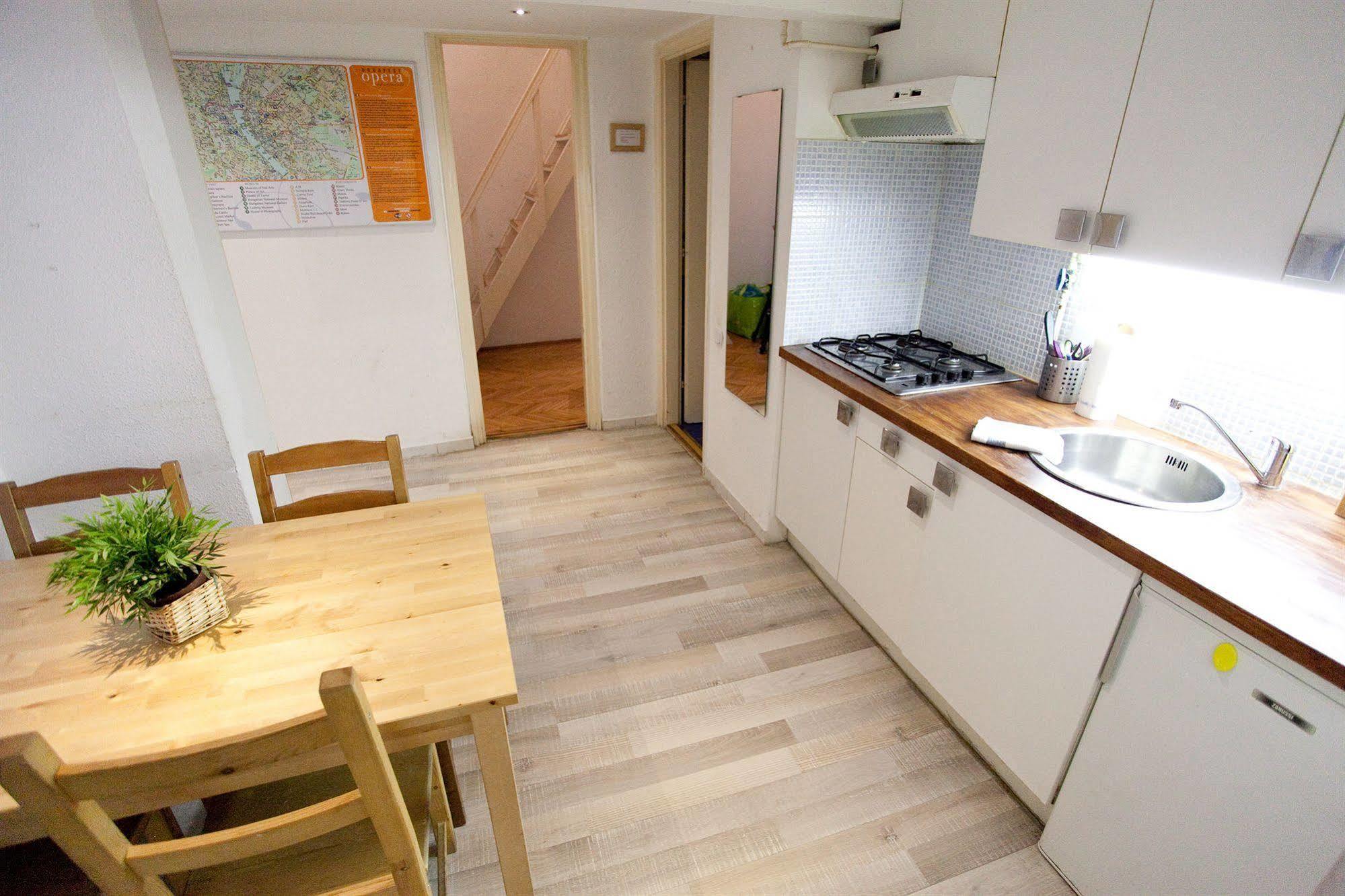 Budapest Easy Flat Opera Extérieur photo