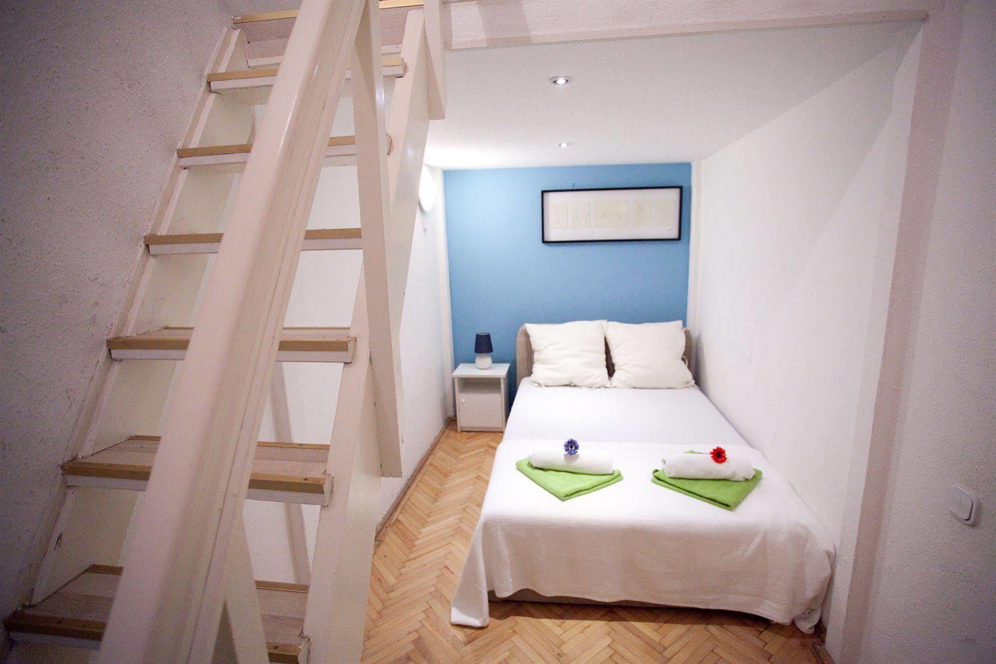Budapest Easy Flat Opera Extérieur photo